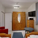 Strandnahe Mit Schwimmbad Im Haus, A Cappella 07, Apartmán