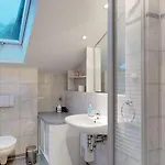 Strandnahe Mit Schwimmbad Im Haus, A Cappella 07, Binz