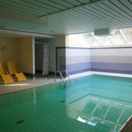 Apartment Strandnahe Mit Schwimmbad Im Haus, A Cappella 07, Binz