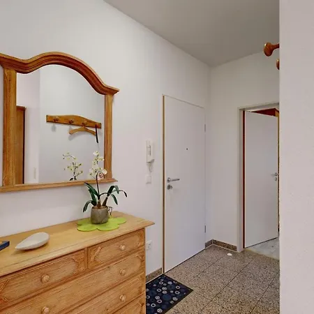 Strandnahe Mit Schwimmbad Im Haus, A Cappella 07, Binz