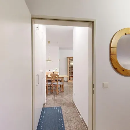 Strandnahe Mit Schwimmbad Im Haus, A Cappella 07, * Binz