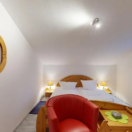 Strandnahe Mit Schwimmbad Im Haus, A Cappella 07, Apartment Binz
