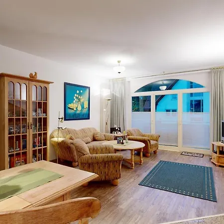 Strandnahe Mit Schwimmbad Im Haus, A Cappella 07, * Binz