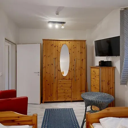 Strandnahe Mit Schwimmbad Im Haus, A Cappella 07, Binz