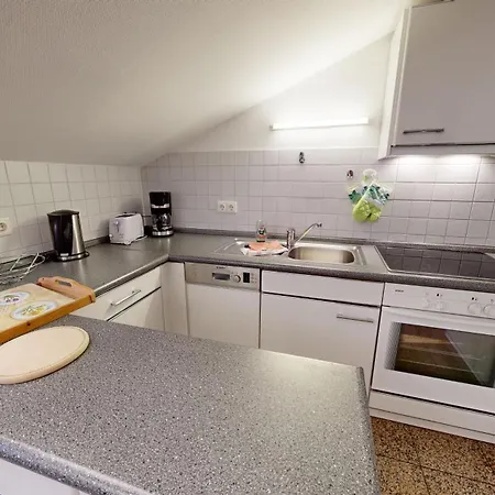 Strandnahe Mit Schwimmbad Im Haus, A Cappella 07, Apartment