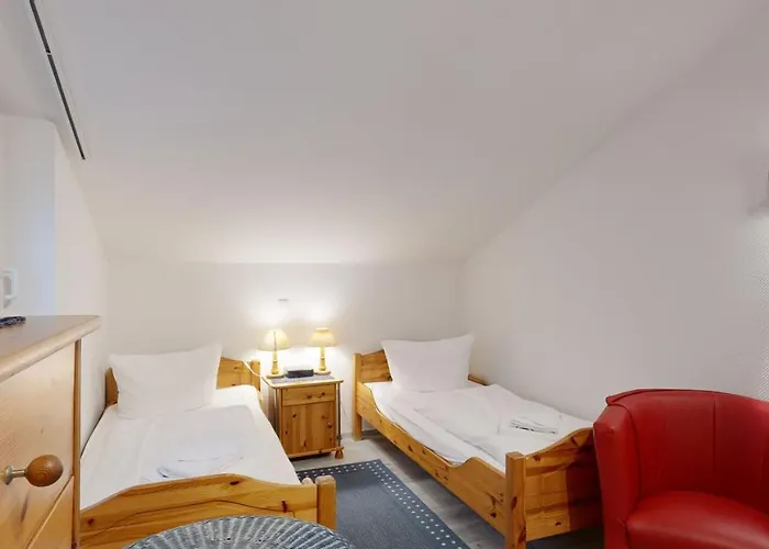 Strandnahe Mit Schwimmbad Im Haus, A Cappella 07, * 빈츠