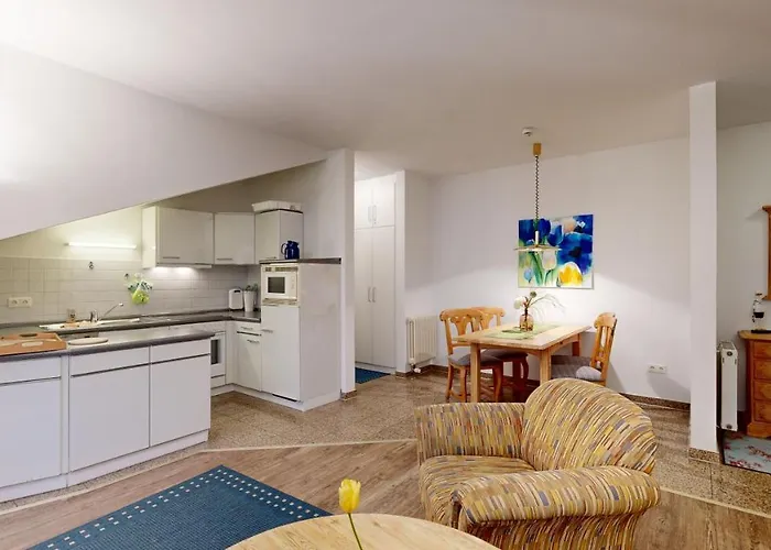 Strandnahe Mit Schwimmbad Im Haus, A Cappella 07, *